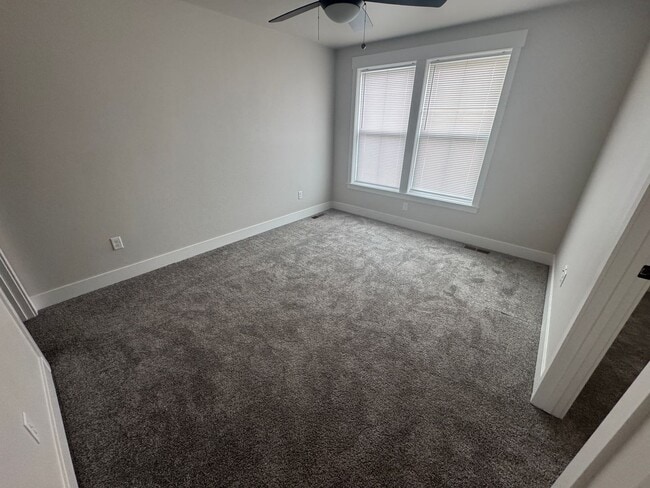 Building Photo - Bright & Modern Annafeld Townhome Living