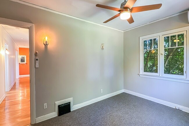 Building Photo - 1024 Coronado Terrace