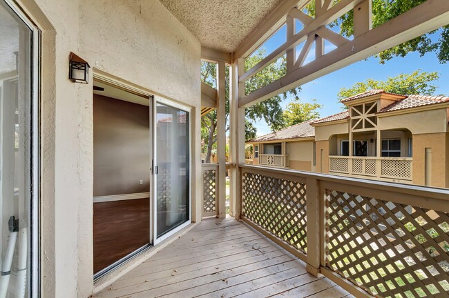 Building Photo - 4847 Via Palm Lakes