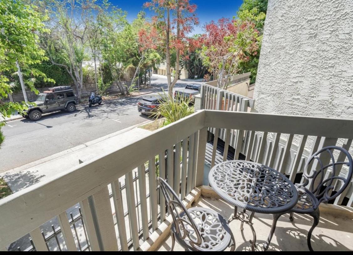 Building Photo - 8577 Rugby Dr