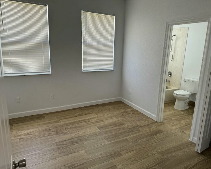 Building Photo - 3516 Shoma Dr