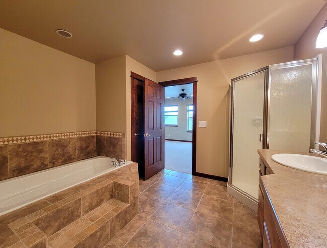 Building Photo - 1624 Gale Ct