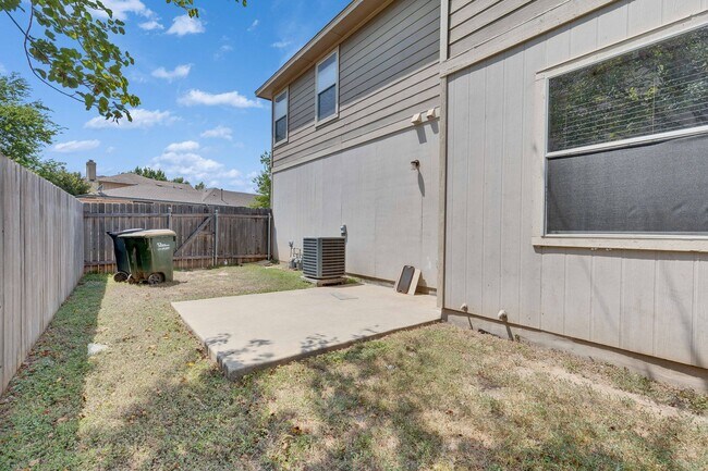 Building Photo - Great townhome in Pflugerville!