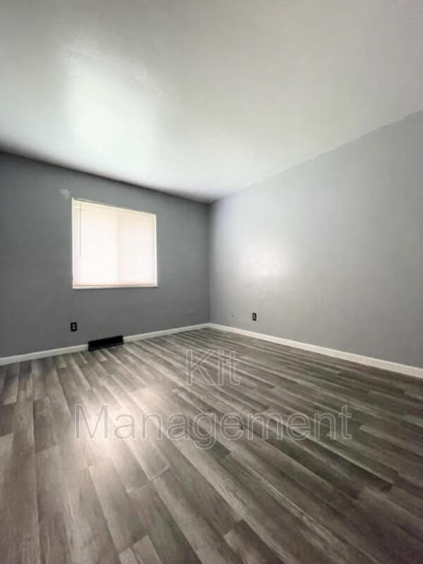 Building Photo - 6215 Jackman Rd