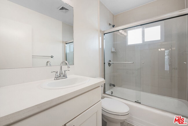 Building Photo - 1433 Brockton Ave