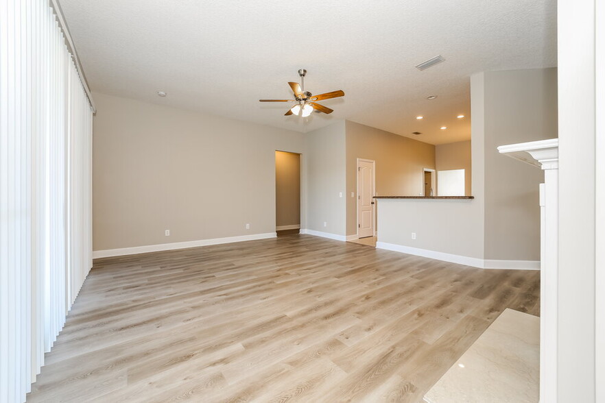 Building Photo - 136 Linda Lake Ln