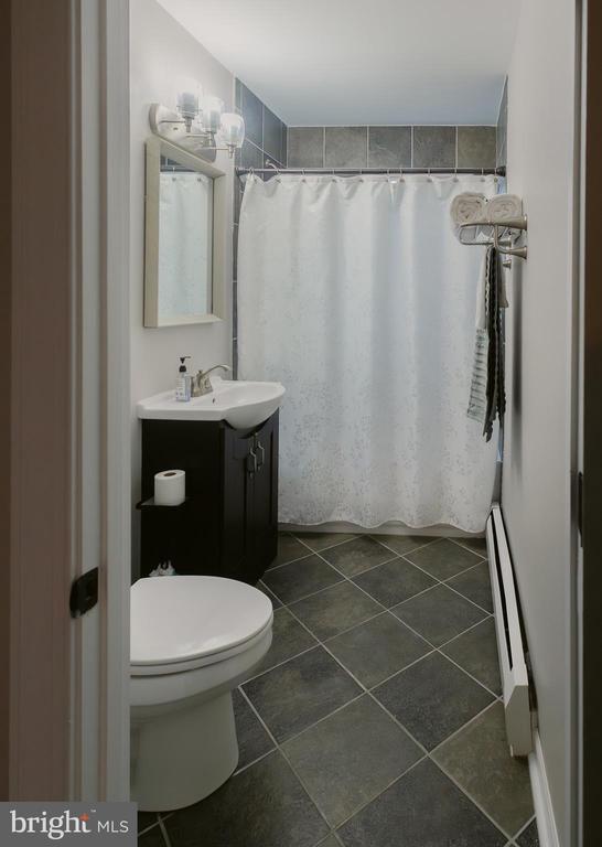 Building Photo - 15841 York Rd