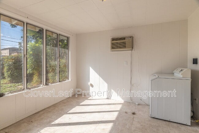 Building Photo - 206 Williamsburg Pl