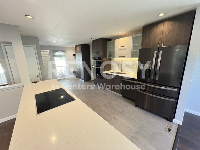 Building Photo - 7274 S Chase Way