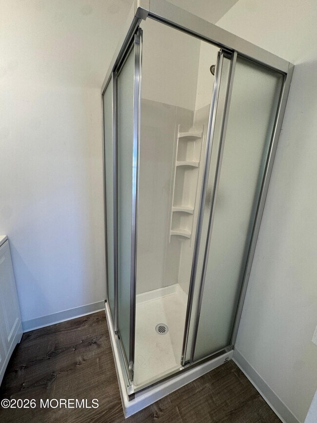 Building Photo - 945 Linden Ave