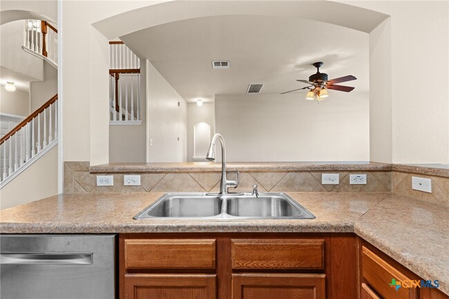 Building Photo - 5405 English Oak Dr