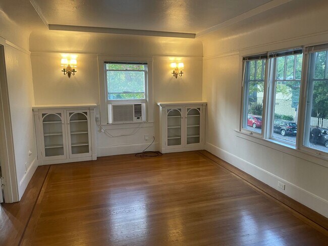 Building Photo - Charming one-bed, one-bath apartment in Mi...