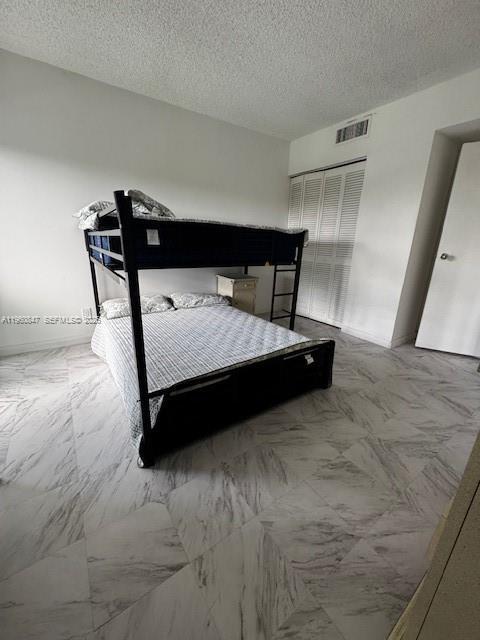 Building Photo - 100 Bayview Dr