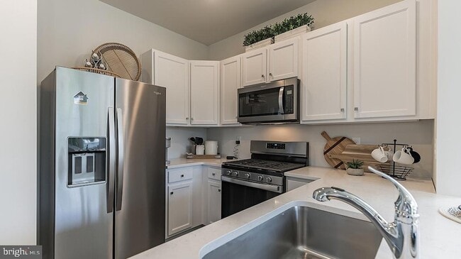 Building Photo - 141 Mazzeo Dr