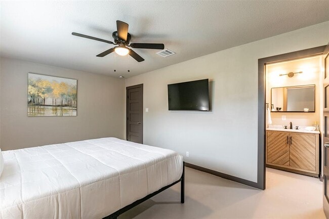 Building Photo - 4613 Joseph St