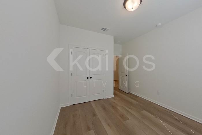 Building Photo - 302 Carencro St