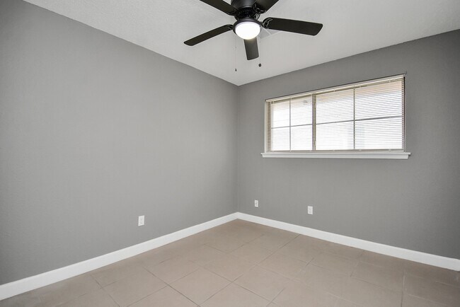 Building Photo - 6439 Hidden Arbor Ln