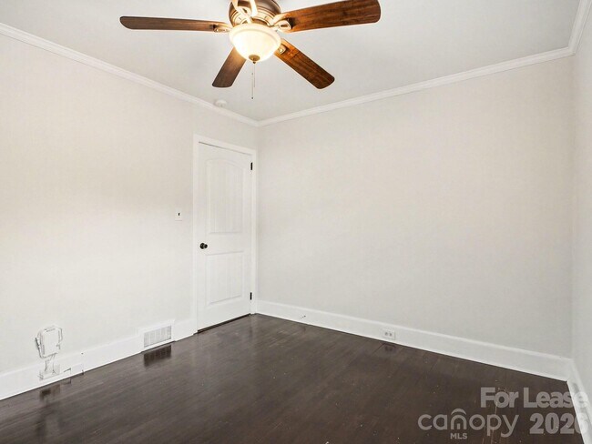 Building Photo - 782 Union St S