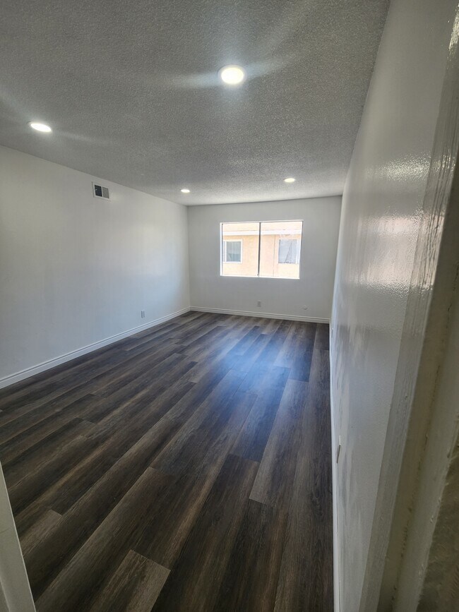 Building Photo - 1451 W 146th St