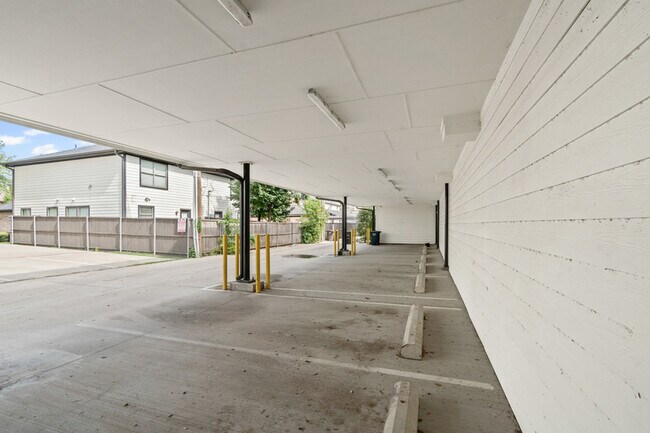 Building Photo - 3126 Lubbock Ave