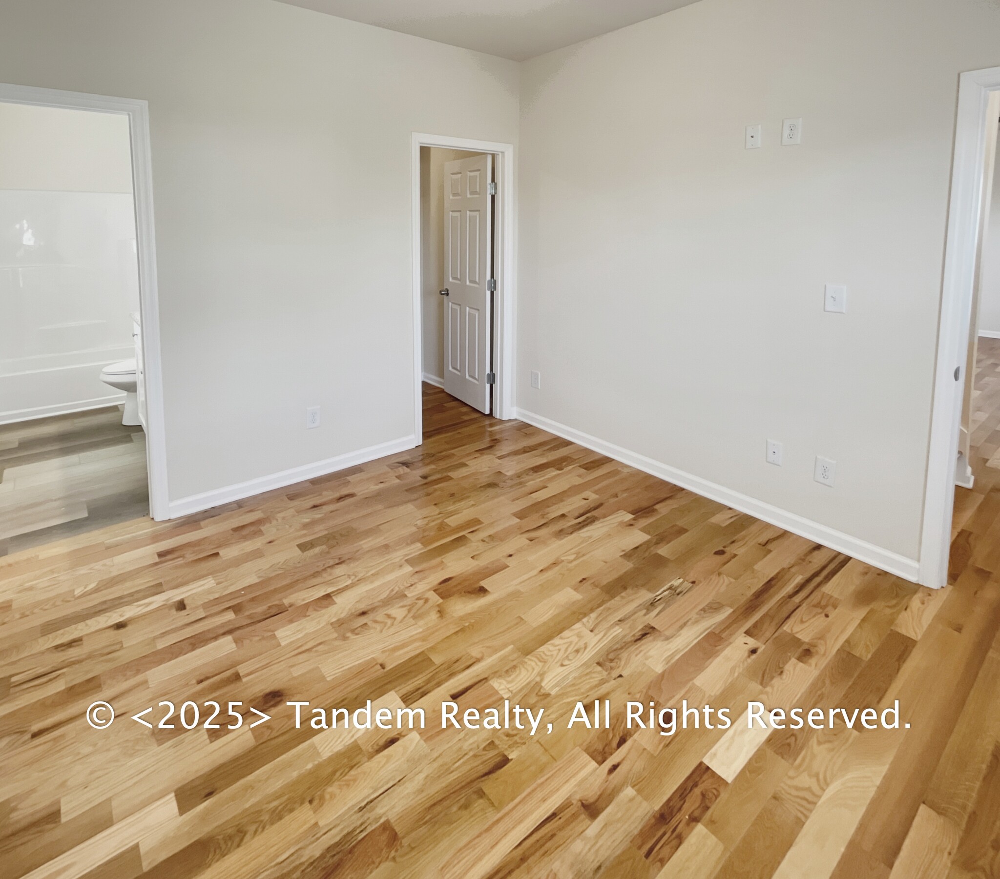 Building Photo - 738 Alloway St