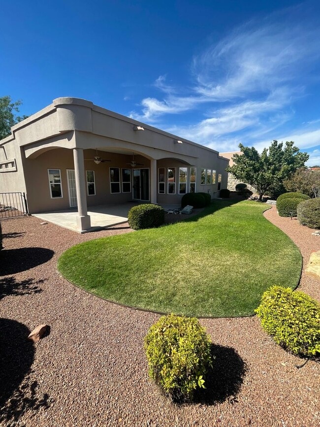 Building Photo - Gorgeous Home in Sonoma Ranch off Golf Club Rd!