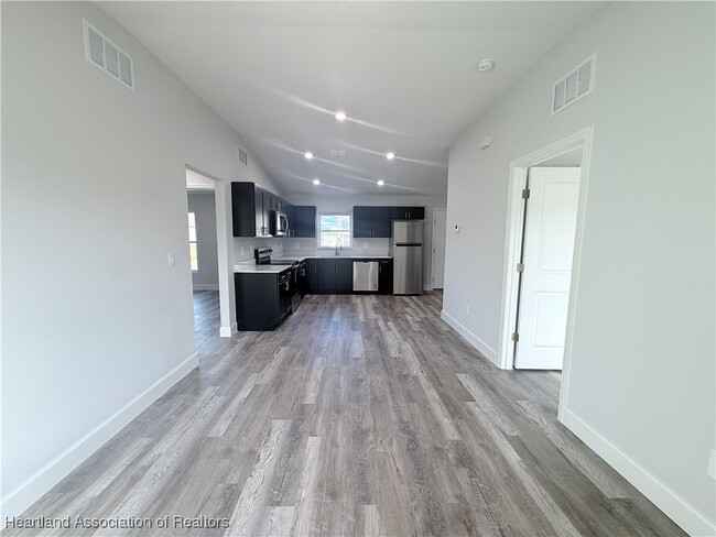 Building Photo - 3830 El Rado Ave