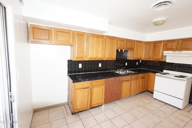 Building Photo - 1108 Monterey St