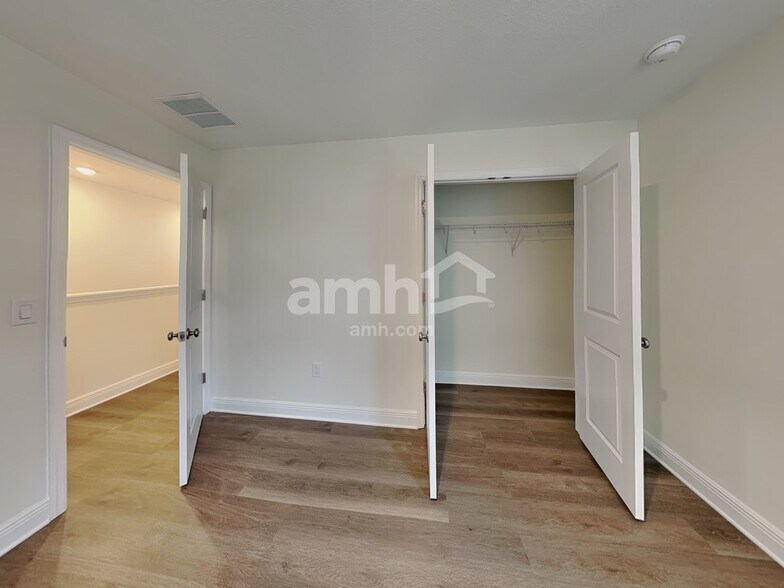 Building Photo - 5939 Sycamore Pl St