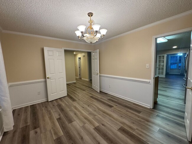 Building Photo - 3 Bedroom |  2.5 Bathroom Raleigh Home wit...