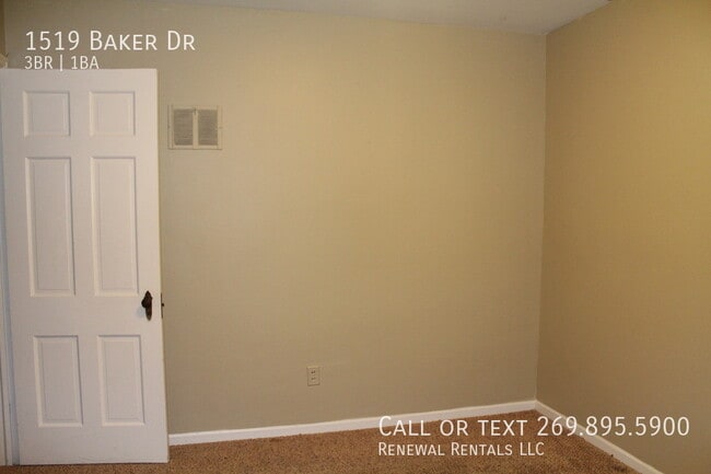 Building Photo - 1519 Baker Dr