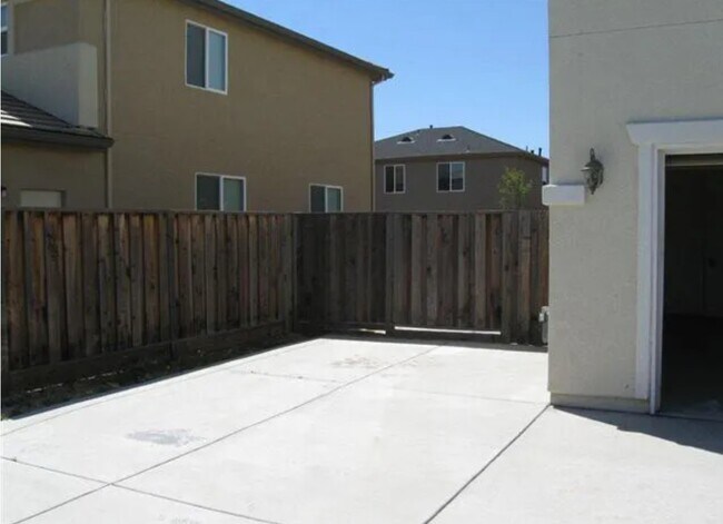 Building Photo - 1720 Hicks Ave