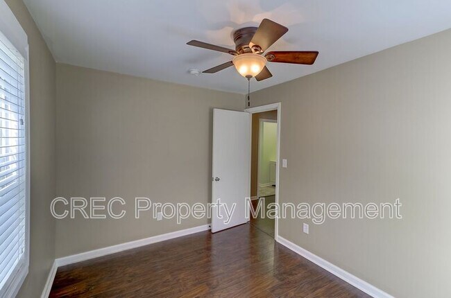 Building Photo - 2401 Eagle Dr