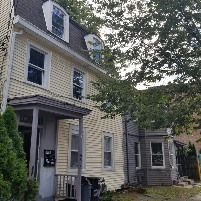 Building Photo - 257 1st St