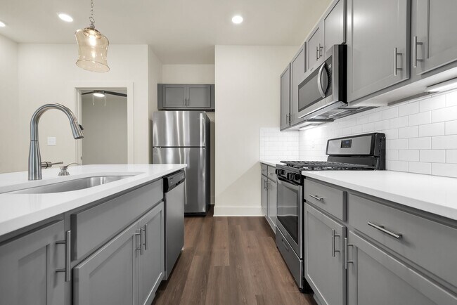 Building Photo - 1 Bedroom Cottage with Elevated Amenities!