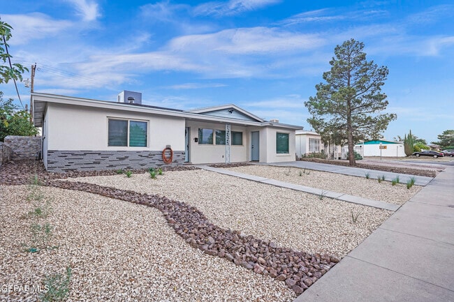 Building Photo - 7904 Parkland Dr
