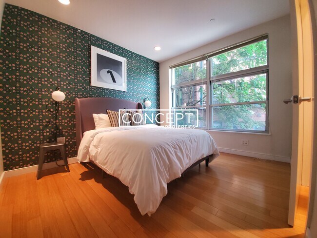 Building Photo - 601 Albany St