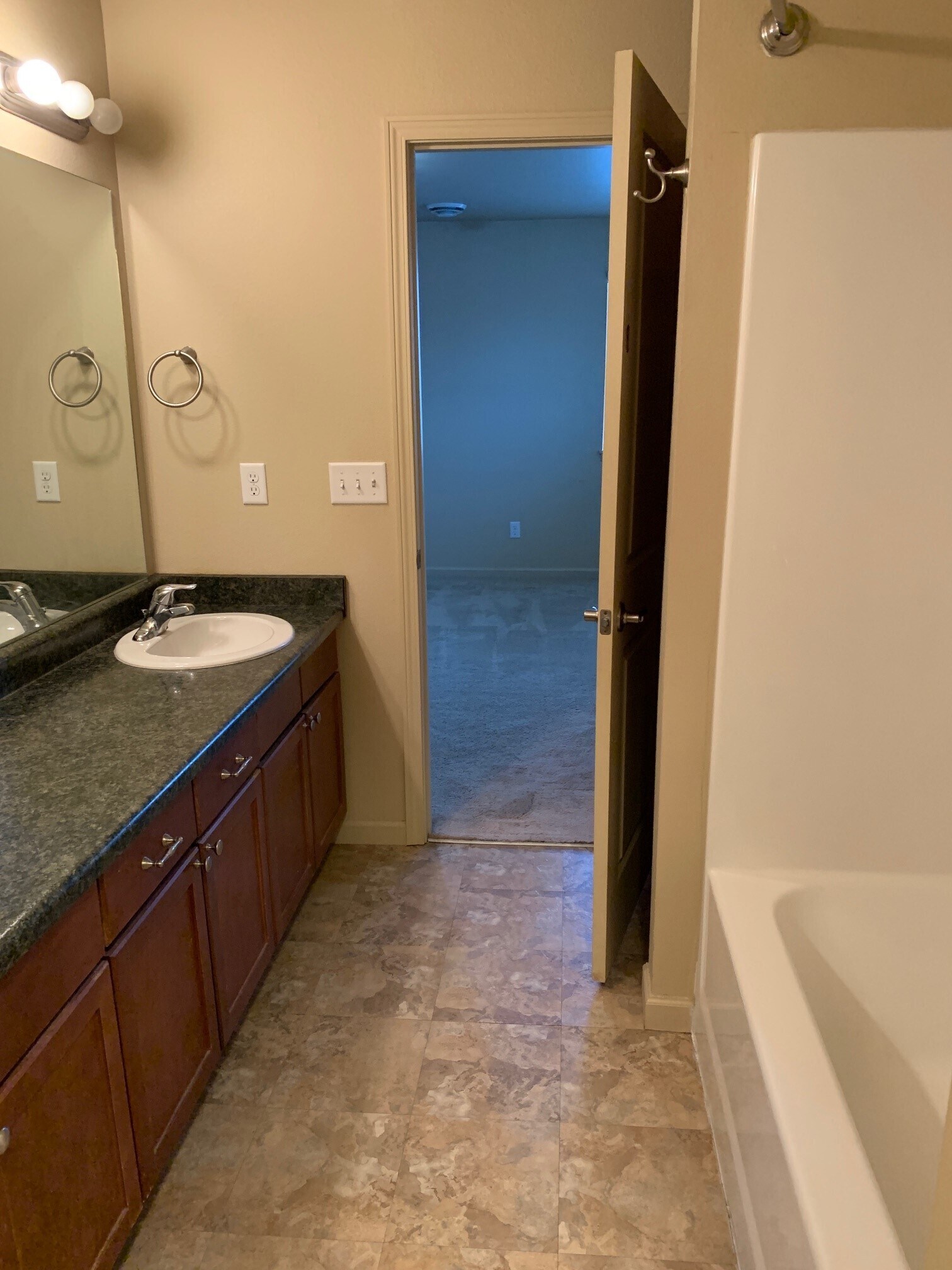 Building Photo - 3025 17th Ave W