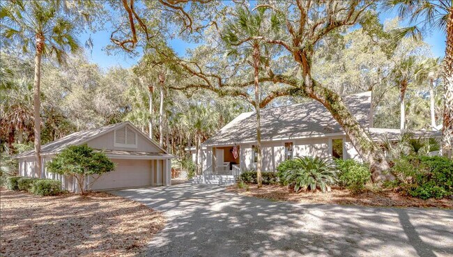 Building Photo - 2415 The Haul Over