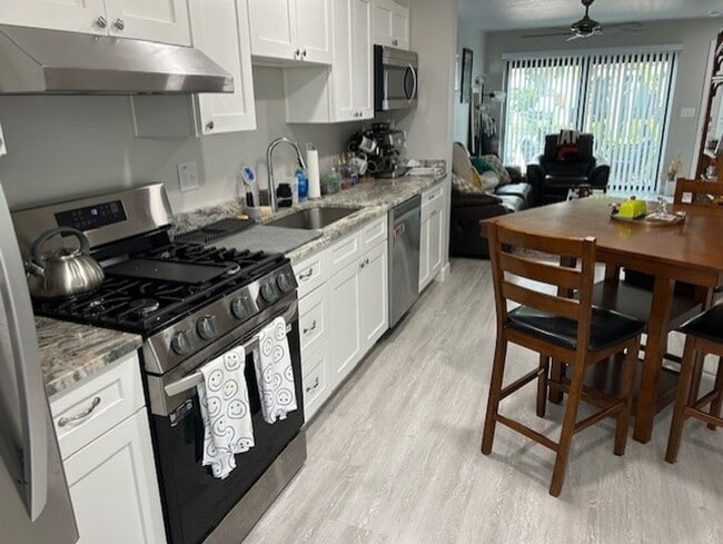 Building Photo - 2 bedroom / 2.5 bath new construction available now!