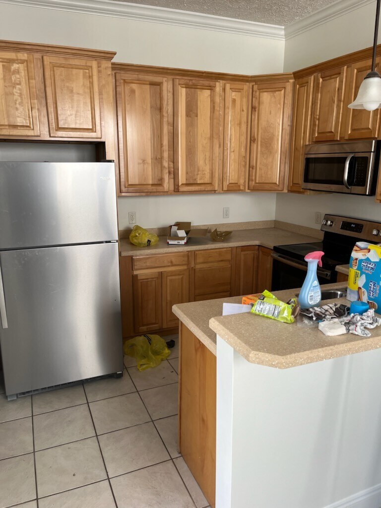 Building Photo - 4034 Oak Forest Dr