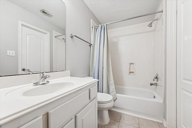 Building Photo - 1802 Stacy Falls