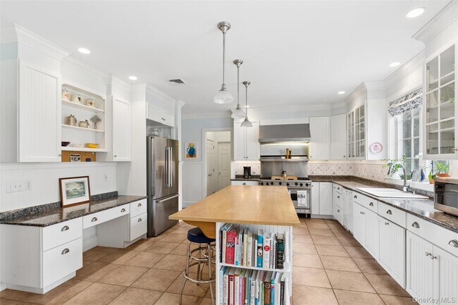 Building Photo - 110 Greenleaf Ln