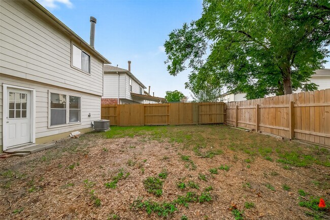 Building Photo - 16318 N Glade Dr