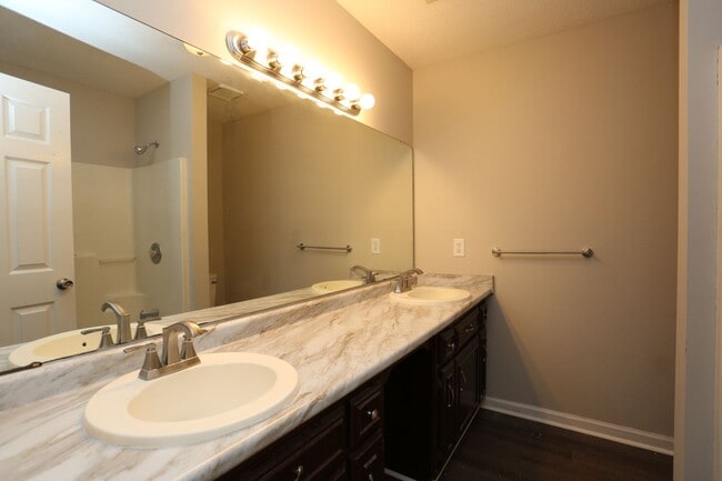 Building Photo - 203a Courtney Way