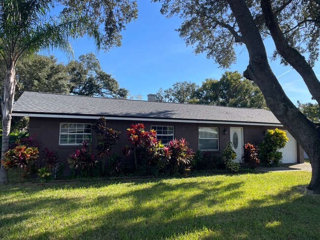 Primary Photo - 3/2 Home in Winter Park Estates.