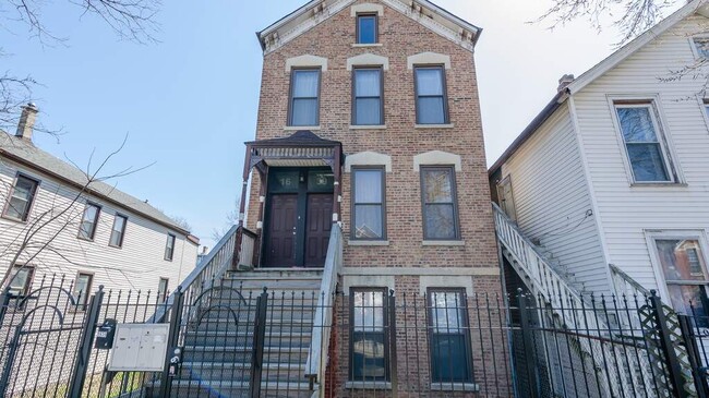 Primary Photo - 1639 W 21st Pl