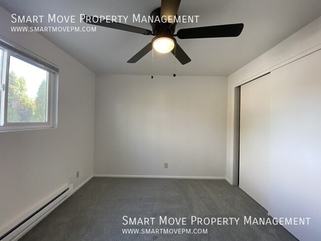 Building Photo - 2557 W Targee-