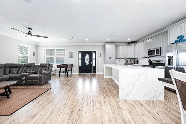 Building Photo - 4019 Mitote Dr