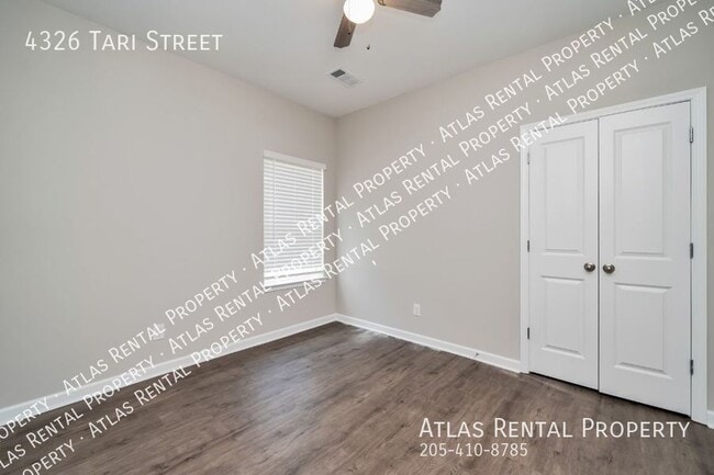 Building Photo - 4326 Tari St